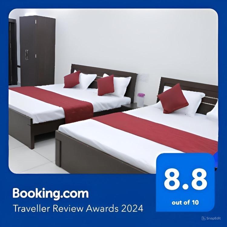 Hotel Jag Laxmi Palace Prime Location Main Road Near Mahakal Temple And Railway Station 우자인 외부 사진